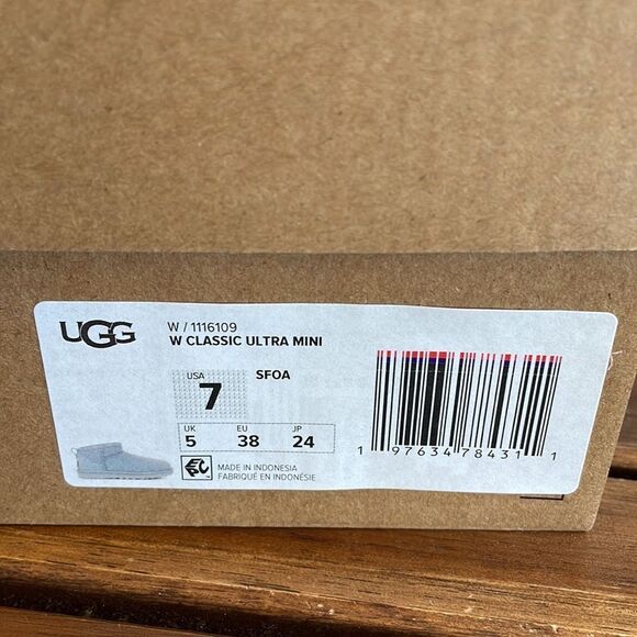 UGG Classic Ultra Mini Booties Seafoam USA Women Size 7/UK 5/EU 38 - Picture 12 of 12